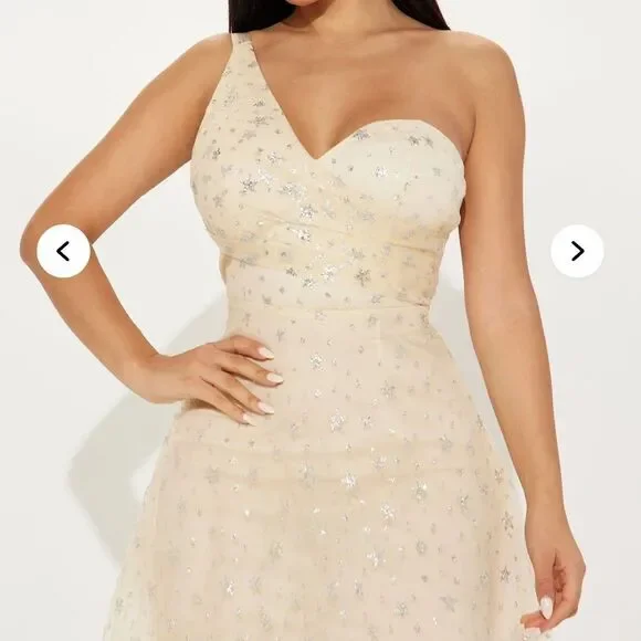 Elegant Cream Evening Gown - Picture 2 of 3